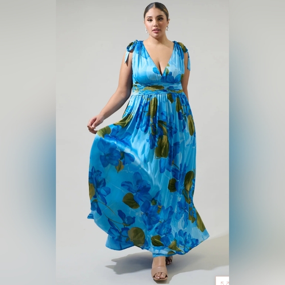 Sugarlips Dresses & Skirts - Sugarlips NWT 3X Vibrant Blue and Green Floral Pleated Maxi Dress